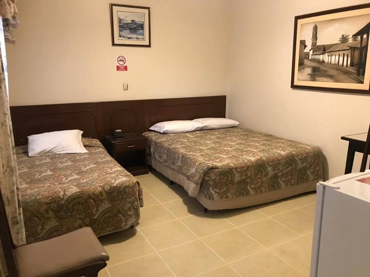 Hotel Bolivia Santa Cruz de La Sierra Bagian luar foto